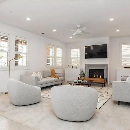 Goode Homes Luxury Modern Home With Pool And Spa